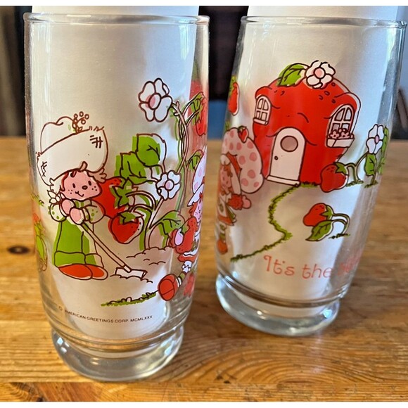 Vintage Strawberry Shortcake Drinking Glasses Set of 2 It’s The Berries 6" 1980 - Picture 3 of 6